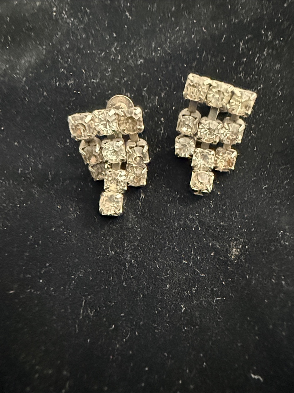 Vintage Crystal Cluster Drop Clip-on Earrings - White/Silver